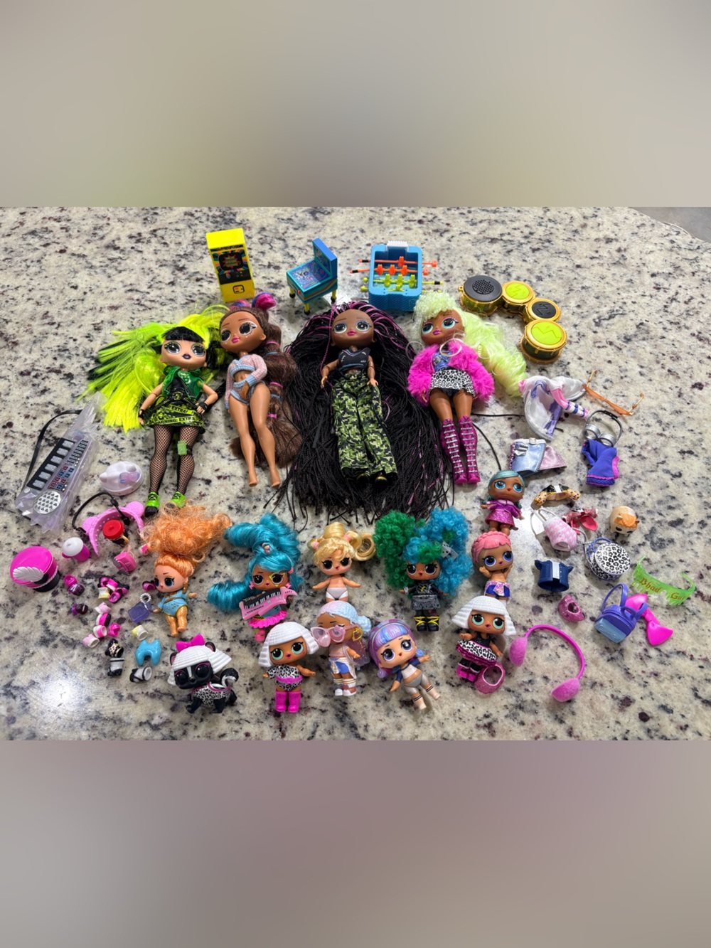 lol & OMG doll lot with pets, clothes & accessories